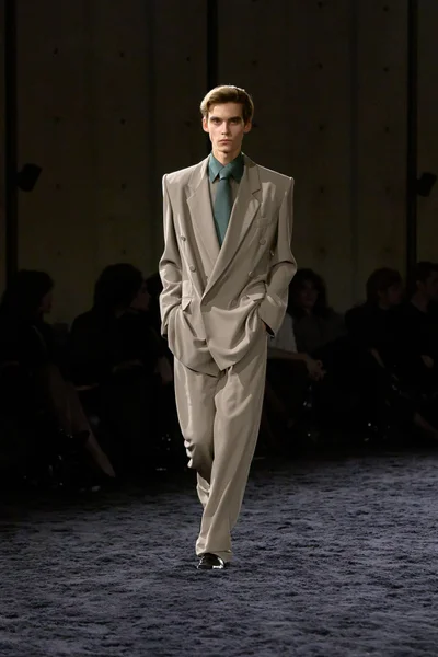 Look 38